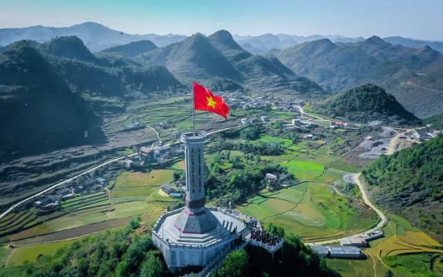 Điểm cực Bắc của Việt Nam ở Lũng Cú