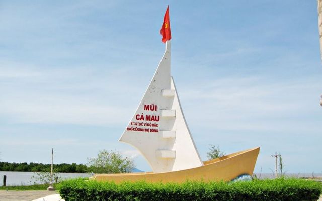 Cực Nam nước ta có biểu tượng là con thuyền hướng ra biển