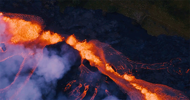  Núi lửa Hawaii phun trào