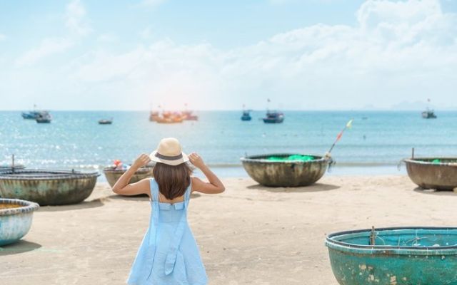Biển Quảng Ninh trong xanh