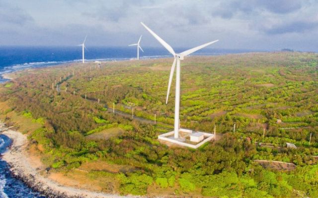 Cánh đồng quạt gió trên đảo Phú Quý