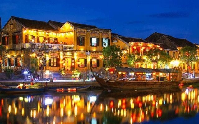 Hội An lung linh về đêm