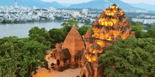  Tháp bà Ponagar Nha Trang