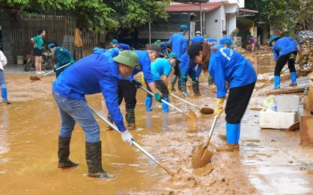 Khắc phục hậu quả sau lũ