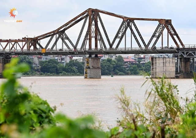 Cầu Long Biên 