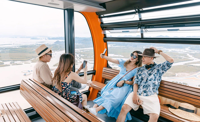 Đi cáp treo tới Cát Bà