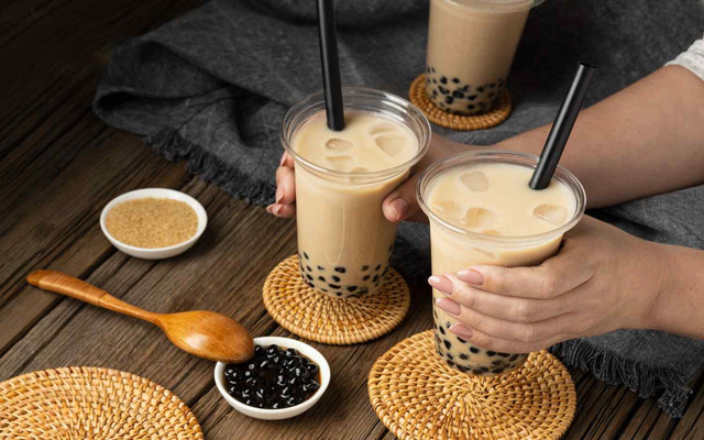 Hạn chế đặt trà sữa, nước ngọt để tiết kiệm tiền