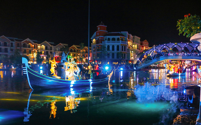 Show diễn Sắc màu Venice