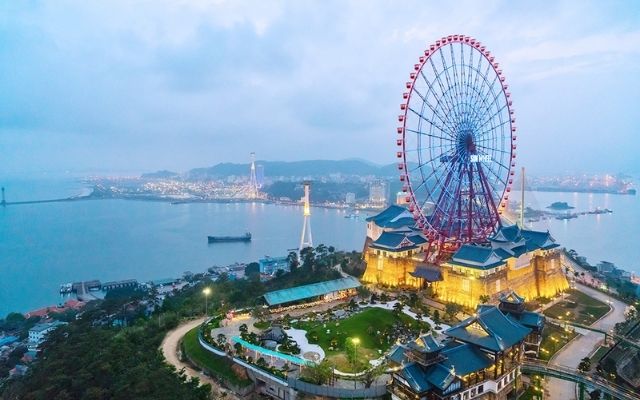 Vui chơi tại Sun World