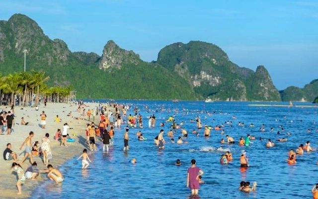 Du lịch biển Quảng Ninh