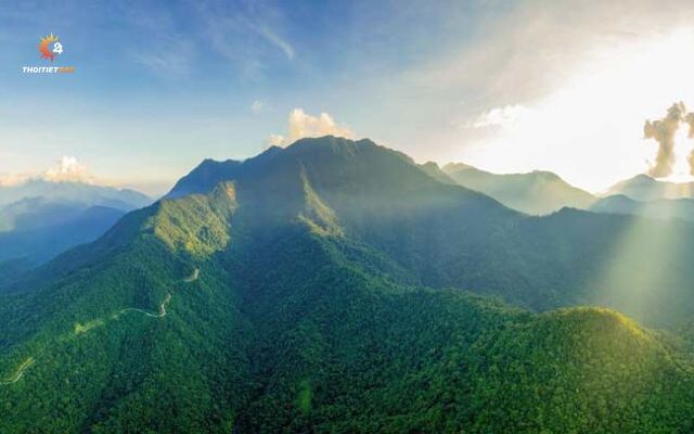 Gặp địa hình dãy Bạch Mã, gió mùa đông Bắc suy yếu