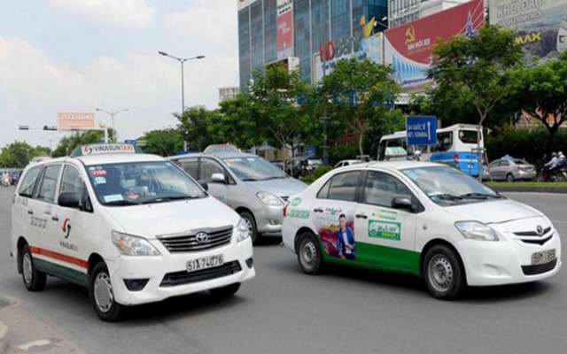 Đặt xe taxi khi di chuyển đến công viên Đầm Sen