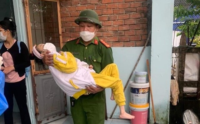 Người dân trong khu vực cảnh báo nguy hiểm sơ tán, tránh trú đến nơi an toàn