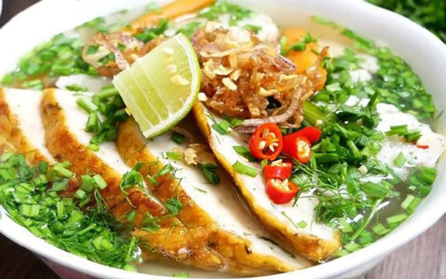  Bánh canh chả cá thu quán Hạnh - Phú Quốc