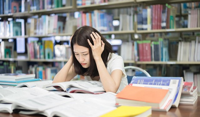 Stress kéo dài khiến da bị mụn