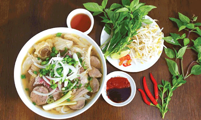 Phở bò Nam Định thanh ngọt từ nước đậm vị từ thịt