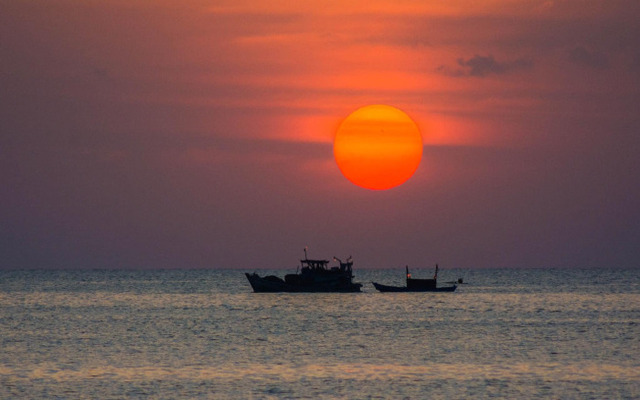  Bức tranh hoàng hôn trên biển đầy lãng mạn