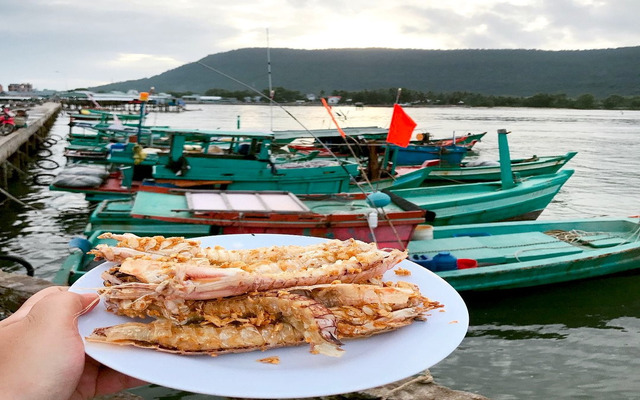 Hải sản tươi ngon thưởng thức ngay tại nhà bè