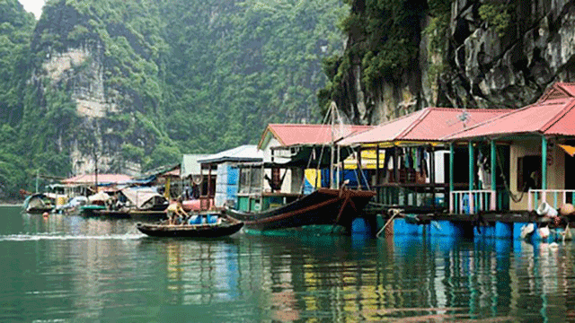 Làng chài Việt Hải 