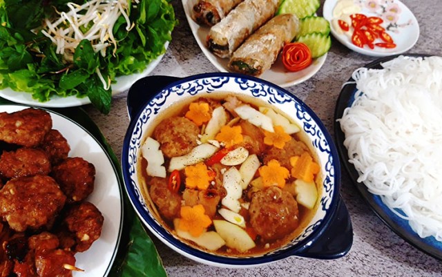  Bún chả Hà Nội 