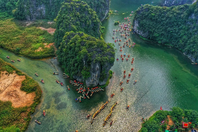 Du lịch Ninh bình mùa hội 