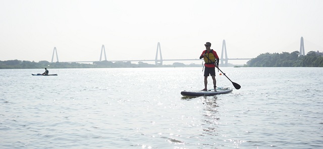 Trải nghiệm chèo sup ở Hồ Tây 