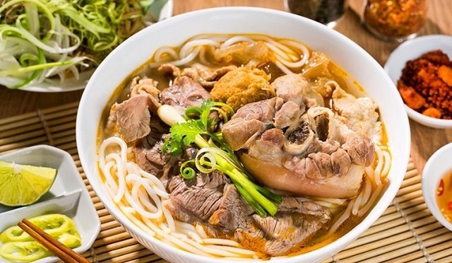 Bún bò Huế 