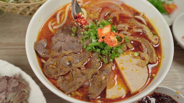 Bún bò Huế 