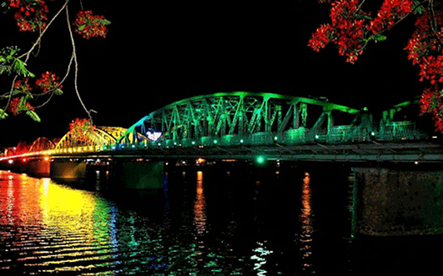 Check-in sông Hương xứ Huế